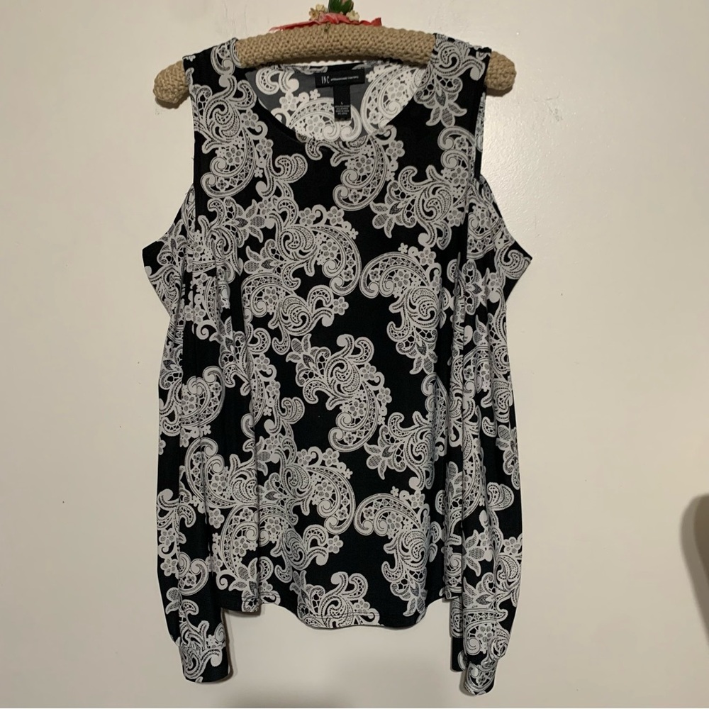 INC International Concepts Black and White Paisley Blouse cold shoulder style